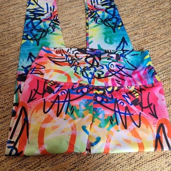 Om Shanti Clothing Graffitti Tights - Picture 9 of 10